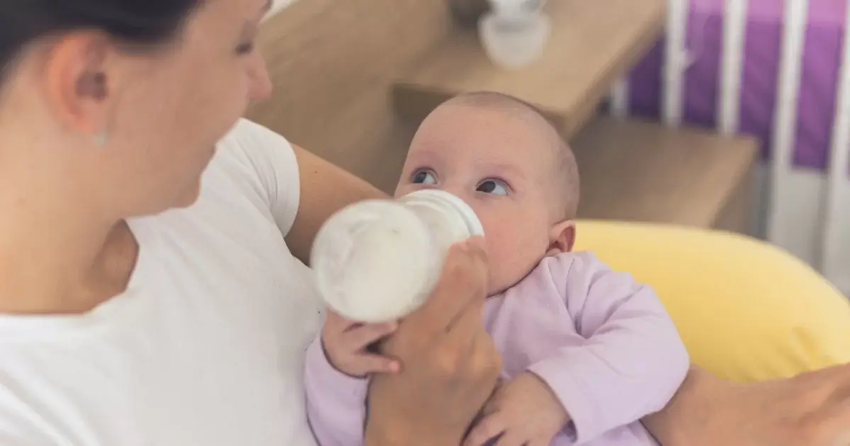 Bebeklerde yeterli beslenme nasıl olmalı, ne ile beslenmeli